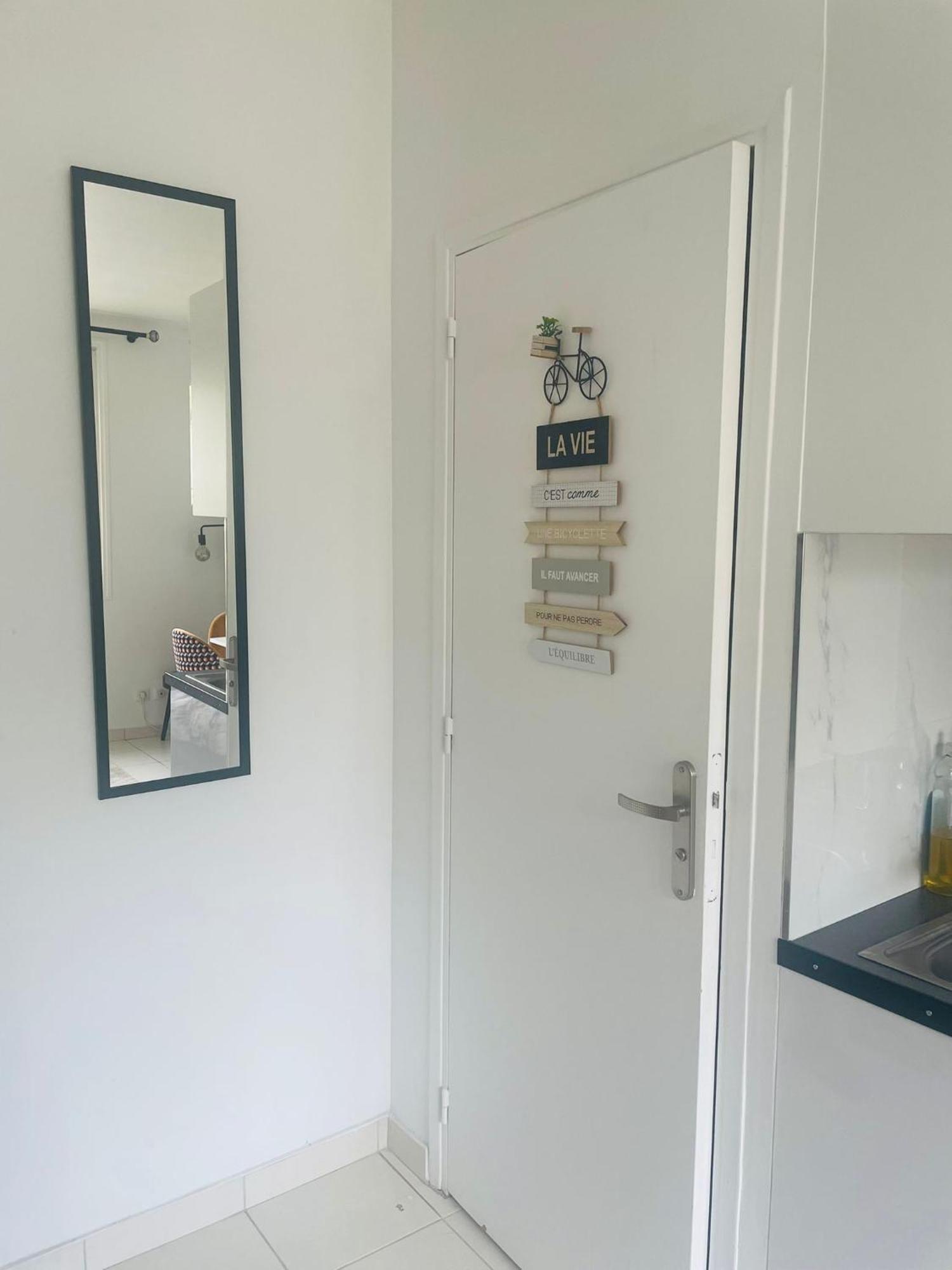 Beau Studio A 30Min De Paris Apartment Бобини Екстериор снимка