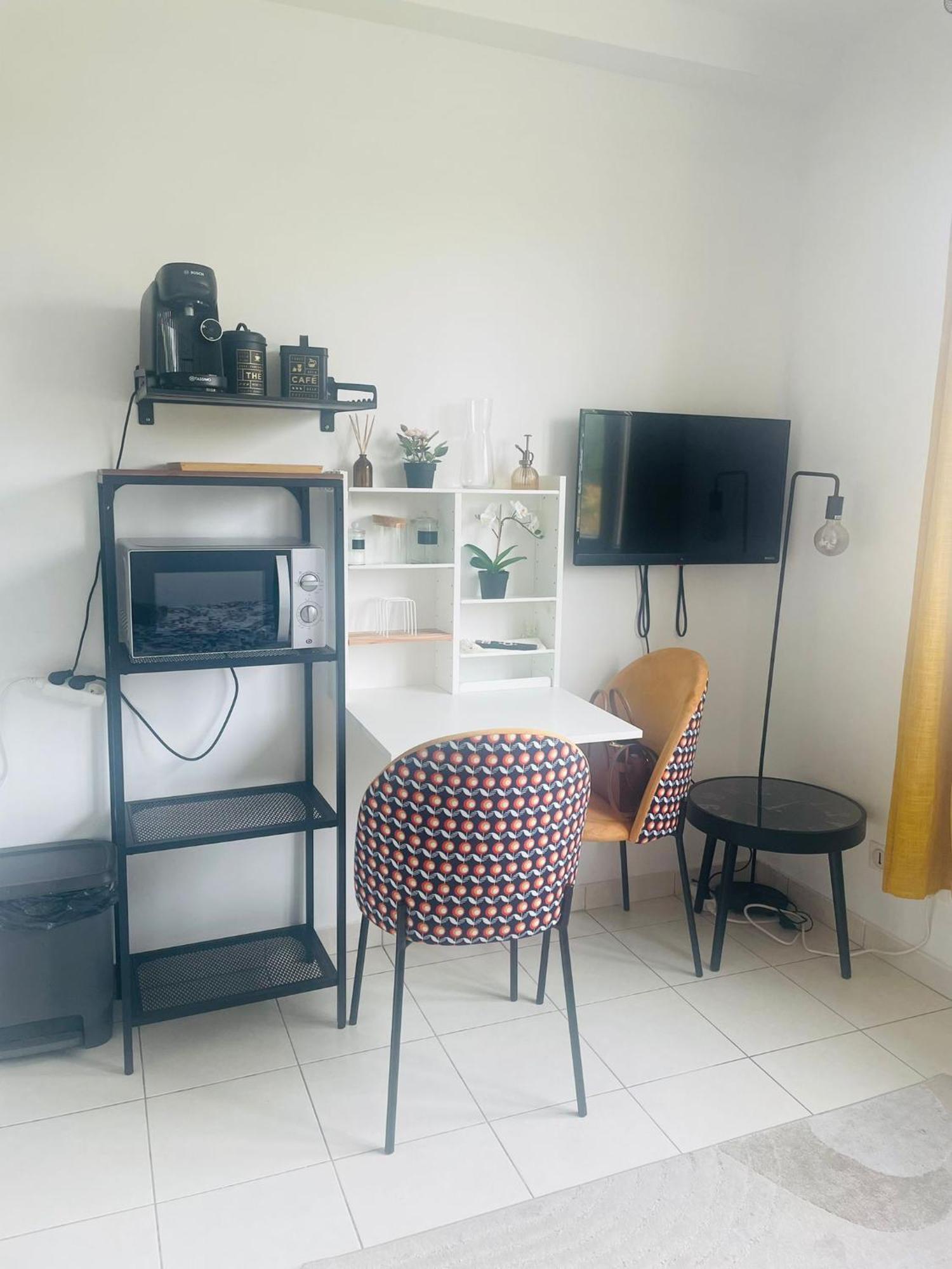 Beau Studio A 30Min De Paris Apartment Бобини Екстериор снимка