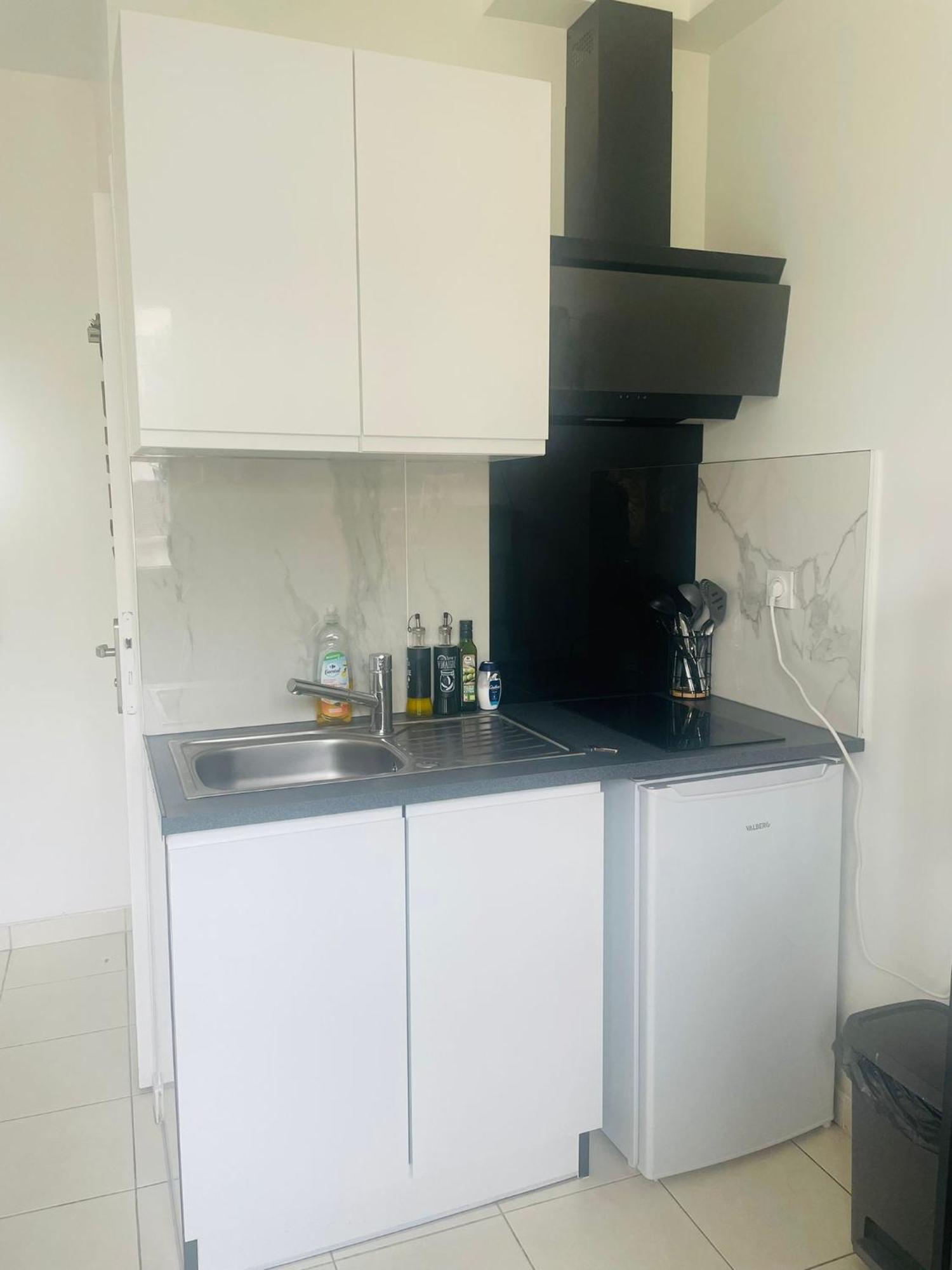 Beau Studio A 30Min De Paris Apartment Бобини Екстериор снимка