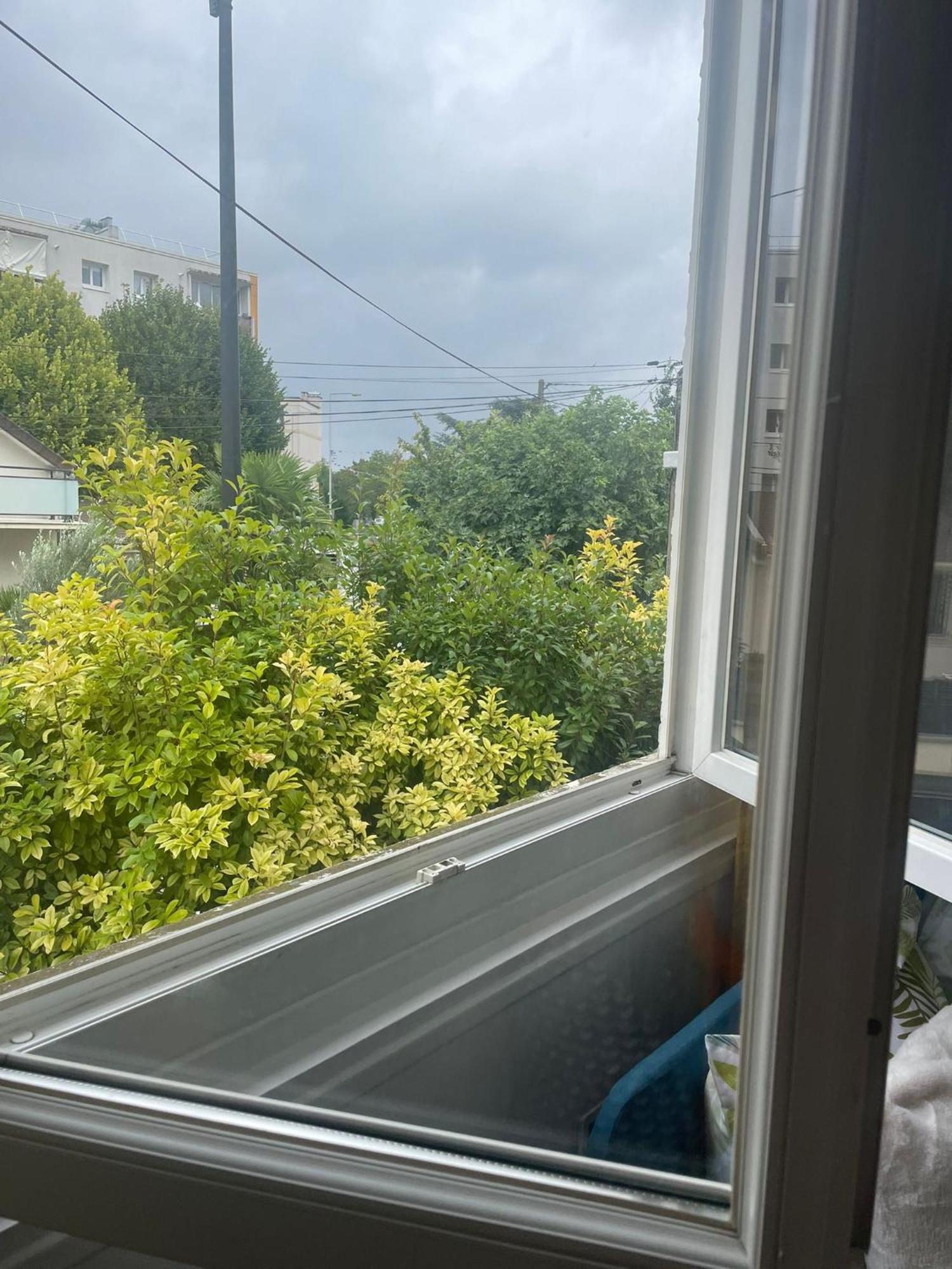 Beau Studio A 30Min De Paris Apartment Бобини Екстериор снимка